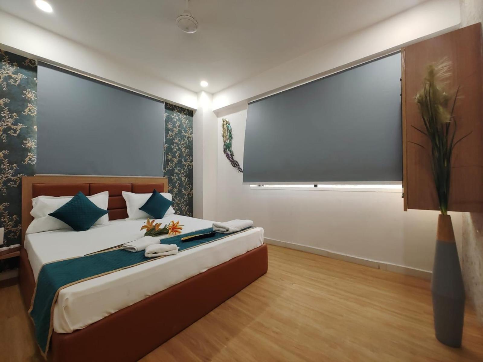 Hotel Prasang Szúrat Kültér fotó